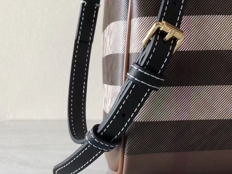 Bv*b*rry travel bags